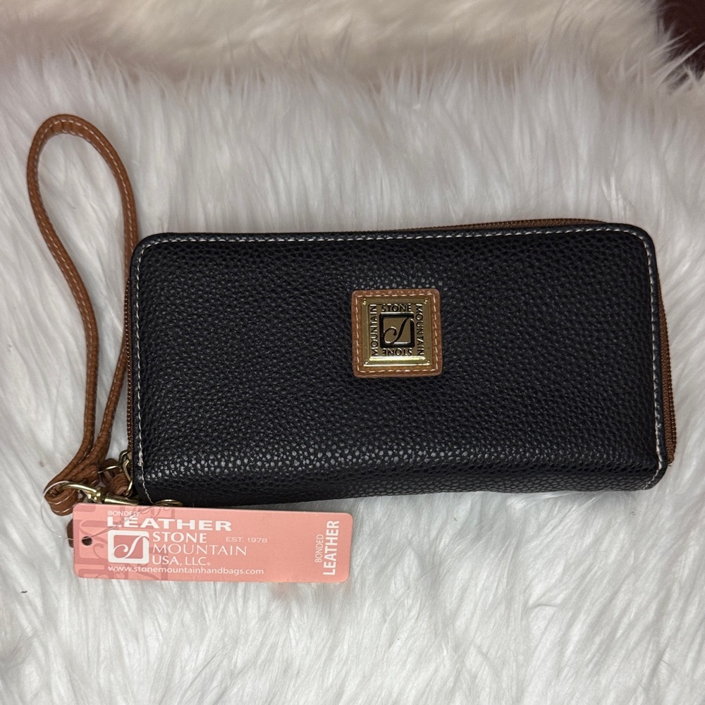 Stone Mountain Black Leather Wristlet Wallet